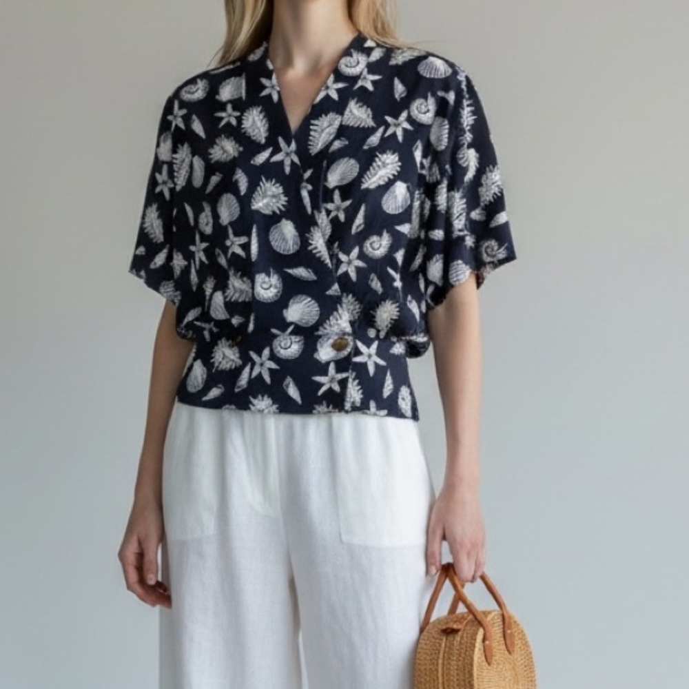 Vintage Collections by Josephine Sea shell Coastal Navy Blue Wrap Blouse